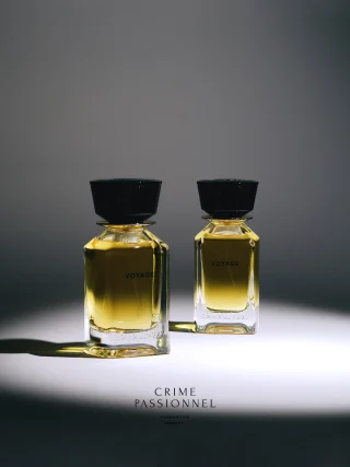 A journey of a thousand tales starts in the east where a gate teleports you to the golden era of Oman’s maritime trade. Merchant fleets carried precious goods from Oman to the land of Pharaohs, the Sumerians, the Roman empire, the Kingdom Of Sheba, and other civilizations. Voyage carries within, a vintage essence of exotic spices and incense that once were traded with crates of gold. Voyage is a masculine smoky and mature fragrance that will garner compliments.

📷 @tobiashoffmannn 

#crimepassionnel #nicheperfume #boutique #copenhagen #perfumeboutique #omanluxury #voyage