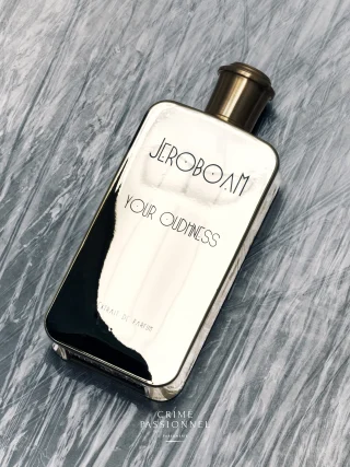 New Arrival!

Your Oudhness is a regal olfactory experience, a captivating tribute to the mystique of mangroves and the mesmerizing depth of oud. An audacious harmony where saffron ignites the senses, unfolding into the smoky depth of Gaharu Buaya (mangrove) – rare and enigmatic. Carried by the creamy warmth of sandalwood, it blossoms into a trail that is noble, sensual, and magnetic. A commanding extrait, crafted for those who dare to embody depth, elegance, and unapologetic intensity.

Calabrian bergamot and Honduran styrax open a warm, spicy accord. At the heart, Amyris sandalwood, elemi, and saffron amplify an overdose of Gaharu Buaya. This woody, animalic leather note radiates through the fragrance. A juicy, fruity, and ozonic accord sparks the fusion of layered patchoulis, creamy sandalwood, and ambery woods. As a result, a rich, addictive cocktail of extraordinary power.

📷 @tobiashoffmannn 

#crimepassionnel #nicheperfume #boutique #copenaghen #perfumeboutique #jovoy #jovoyparis #youroudhness