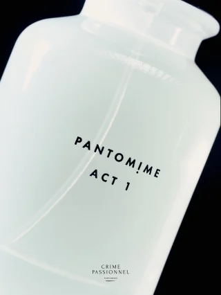 SCENERY
Rome, 1954, 11.02 PM
Hotel Hassler, San Pietro Presidential Suite

A slip dress and silk stockings on the floor, a pillow smeared with lipstick, a tie bound around the bedpost, red stains on the carpet. Wrinkled, messy sheets. Window ajar. Lingering powder of intimacy and lust.

📷 @tobiashoffmannn 

#crimepassionnel #nicheperfume #perfumeboutique #pantomime #act1