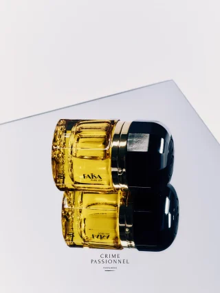 Ode to the sun, ode to life, ode to joy.

The Sun, source of life, symbol of happiness that emits the light that illuminates us. I have taken up the challenge of creating an olfactory image of a burst of sunlight from which creative energy flows.
The light FAÏSA, a fantasy in the form of an optimistic fable, a counterpoint to the present grey moment, a manifesto on Happiness’ transformational and energising current.
Where there is sun, there is life and where there is life, there is joy!

📷 @tobiashoffmannn 

#crimepassionnel #nicheperfume #perfumeboutique #copenhagen #ramonmonegal