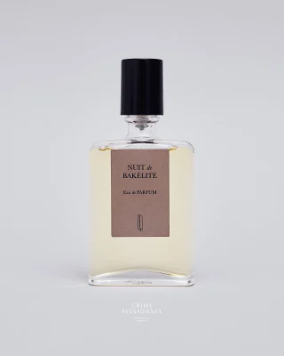 Perfumer Isabelle Doyen, has decided to allow tuberose to express its most sensual, daring, and odd facets. A green, obsessive & addictive composition supported by tuberose abs, galbanum, angélique flower, fleur d’immortelle, wooden & leather notes & styrax. A focus on the small peduncle that connects the flower to the stem, the sound of latex when several stalks of tuberose tangle, the wild majesty of the Persian tuberose.The best niche & independent brand fragrance FiFi Awards France 2018📷 @tobiashoffmannn #crimepassionnel #nicheperfume #perfumeboutique #copenhagen #naomigoodsir